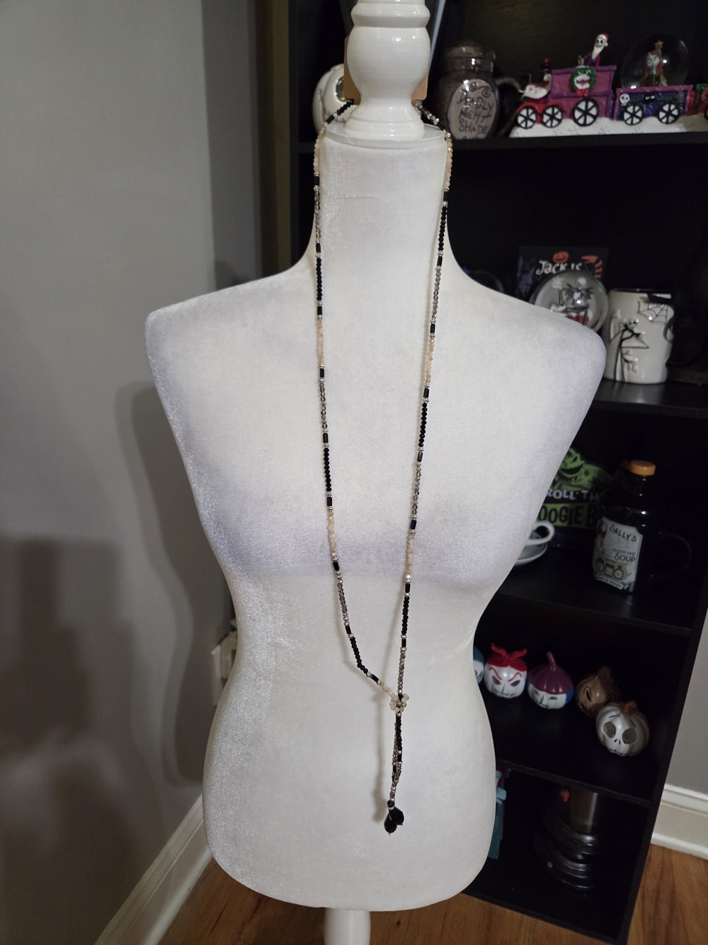 Fashion Jewelry Black and Beige Beaded Lariat Necklace